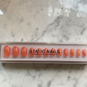 NEW - static nails